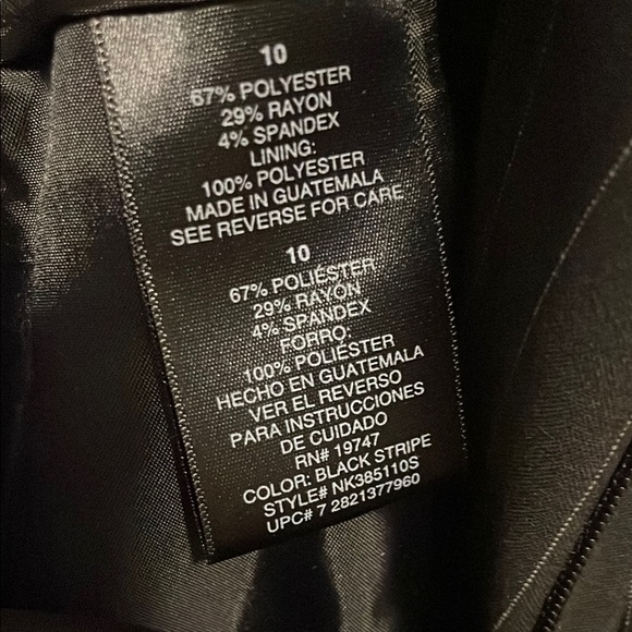 Norma Kamali Black knee-length pencil skirt with ribbed texture for work - Picture 9 of 9